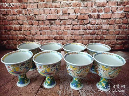 精品 大明宣德年制手繪五彩龍鳳紋高腳杯一套,畫(huà)工精湛,色彩純正,尺寸如圖買(mǎi)家自鑒